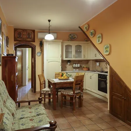 公寓 Casa Antico Borgo Cuseni 陶尔米纳