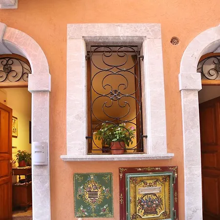 公寓 Casa Antico Borgo Cuseni 陶尔米纳